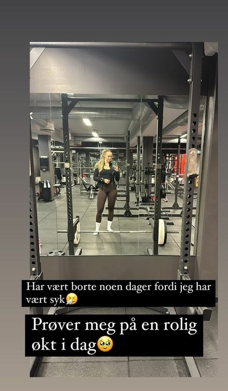 Musarita ヌードスター 写真