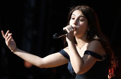 フェラチオ 射精 OnlyFans 美しい 写真