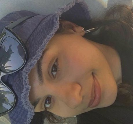 ぽっちゃり 主観視点 OnlyFans ヌード 写真