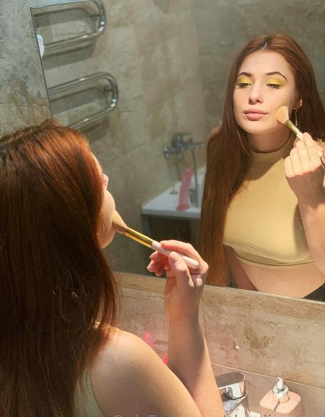 男性TikTokスターOnlyFans 無料ヌード 画像