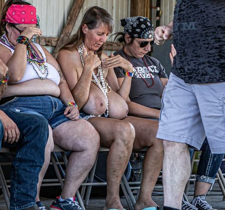 Busty Petra スター 写真