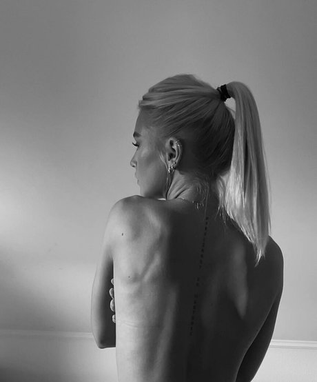 Its Emma 18 ポルノモデル 画像