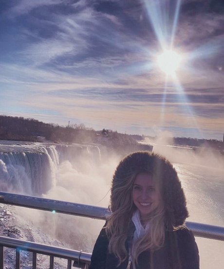 Caitlin Betterly ポルノモデル 画像