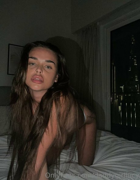 fantasylucy 高品質女優 写真