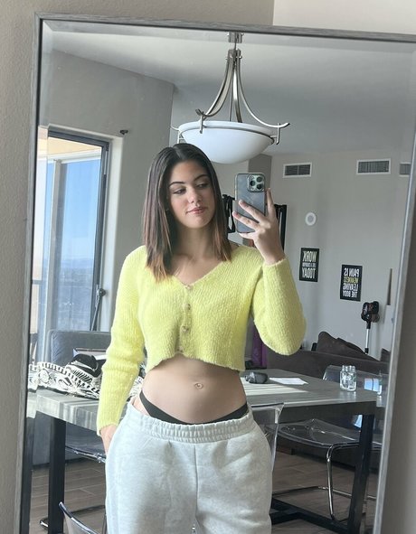 Ellie Nova エロティックなモデル 画像