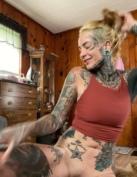 Vero Venturing スター ヌード ギャラリー