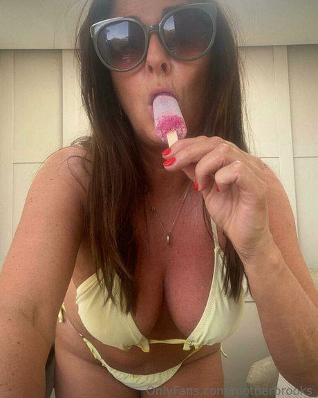 金髪の射精OnlyFans ヌード 写真