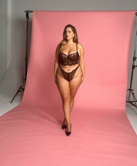 曲線美のクーガーOnlyFans ホットセックス 画像