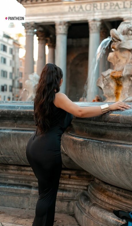 女装オンリーファン セクシーヌード 写真