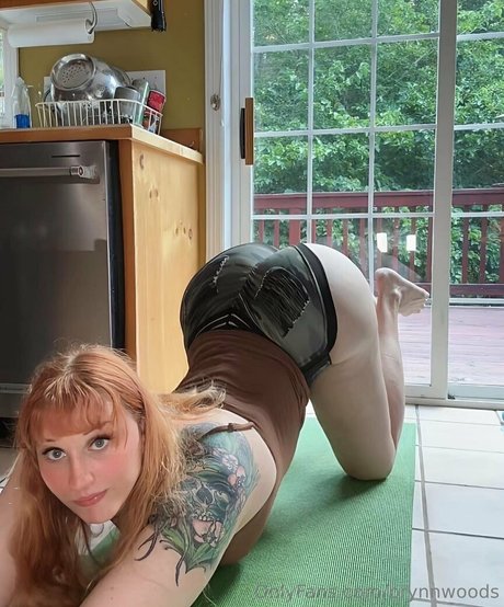 垂れ下がった熟女OnlyFans セクシー 画像