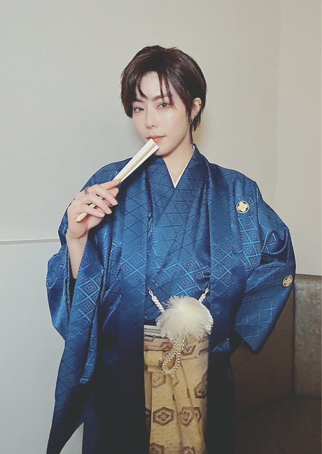 Momo Tomomoto ポルノスター 写真