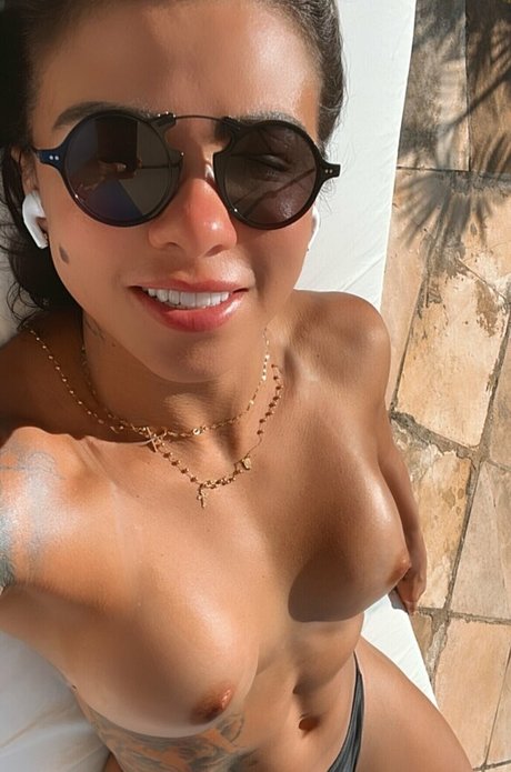 巨大なペニスオンリーファンズ ポルノ 写真