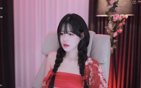 ヴィゴ・オンリーファンズ ベスト 写真