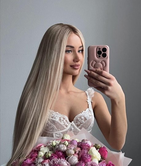 毛深いラテン系オンリーファンズ 美しいポルノ 写真