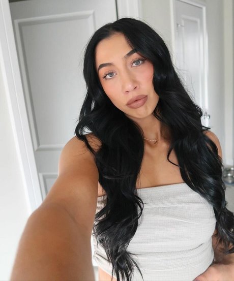 Indi Hartwell ポルノスター エロティック 写真