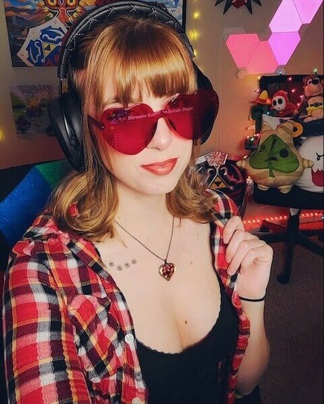 毛深いアジア人オンリーファンズ 可愛い 写真