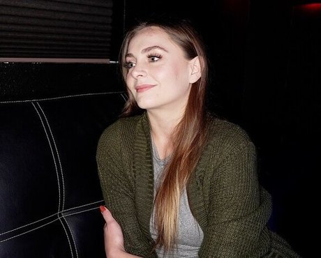 Gloryhole Swallow セックスモデル 写真