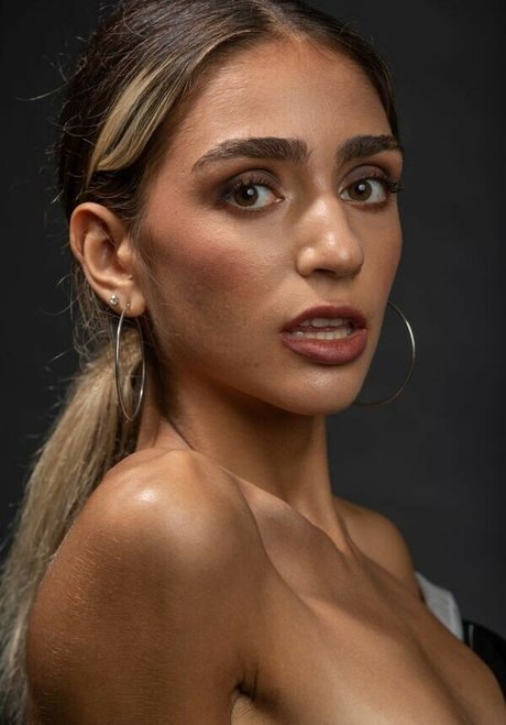 Yali Ben Yehuda ポルノモデル 写真