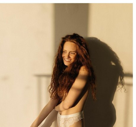 Dana And Marina Kushnir アダルトモデル 写真