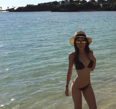 Lizwenya ポルノスター 無料 画像