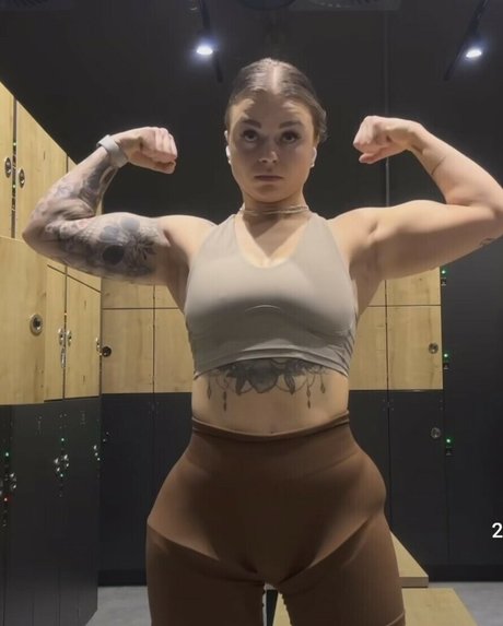 ラバーオンリーファン ホットセクシー 写真