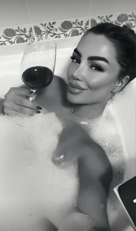 _IRIIINA ホットなスター ギャラリー