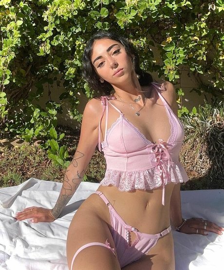 iambabypil ポルノモデル 写真