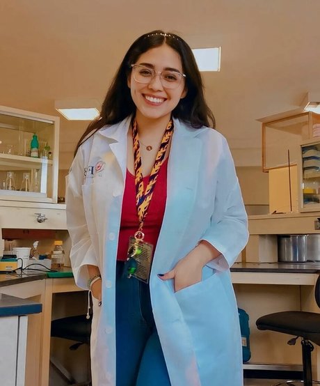 痩せたティーンのオンリーファンズ ポルノ 写真