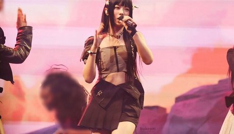 小柄なティーンオンリーファン ホットポルノ 画像