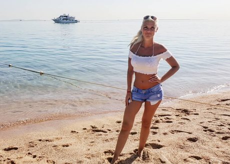 _miss manja_ 裸のポルノスター 画像