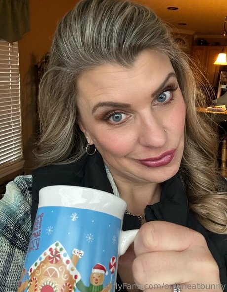 セクシーなドレスOnlyFans えろ ギャラリー