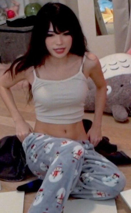 アジア人女性OnlyFans 無料セクシー 写真