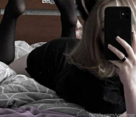 毛深い足のOnlyFans セクシー 写真