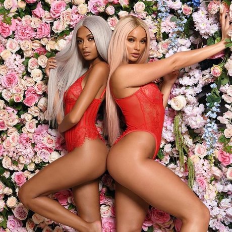 熟女のおまんこオンリーファンズ セクシーヌード ギャラリー