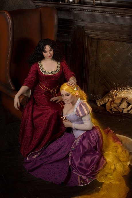 クーガーオンリーファンズ ポルノ 画像