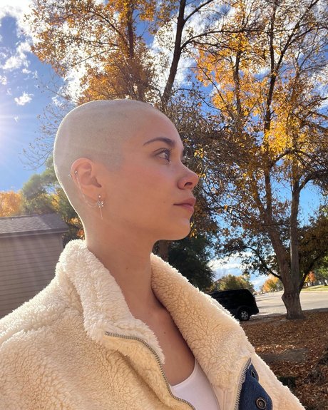 Melodi Flack_ かわいいモデル ギャラリー