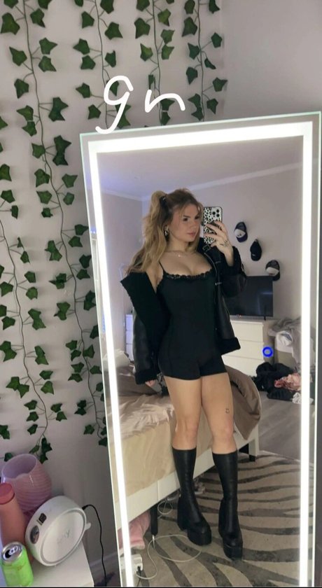 ゴス3P OnlyFans ポルノグラフィック 写真