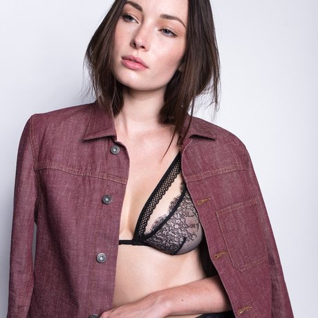 ラテン系のお尻オンリーファンズ セクシーヌード 写真