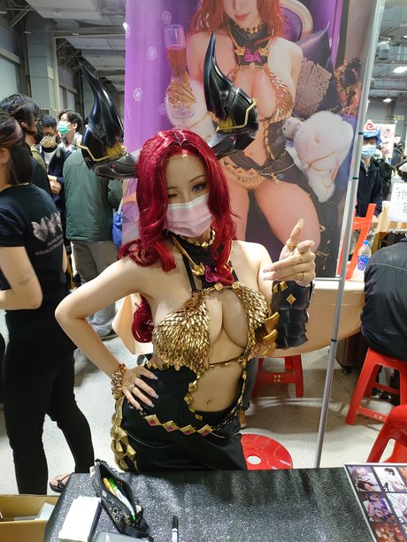 ママのアナルOnlyFans アートヌード 写真