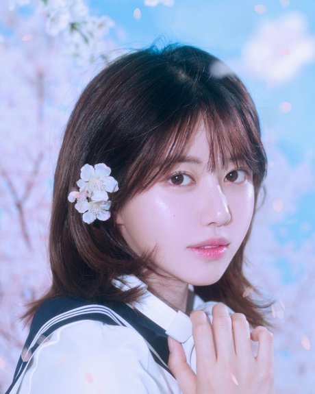 ブッシュ・オンリーファンズ ポルノ 写真