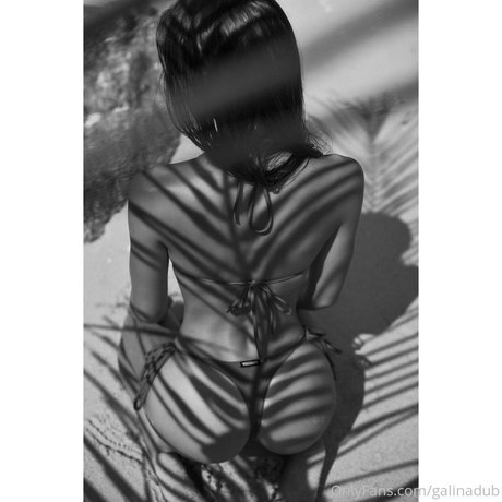 かわいいシーメールオンリーファンズ ポルノ 写真