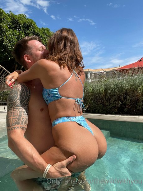 Kelsey Frances アートスター 写真