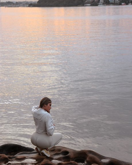 巨乳の黒人女性オンリーファンズ アート裸 写真