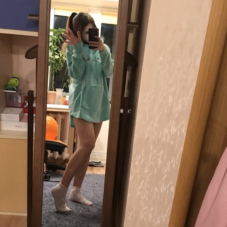 Tosha 可愛いモデル 画像