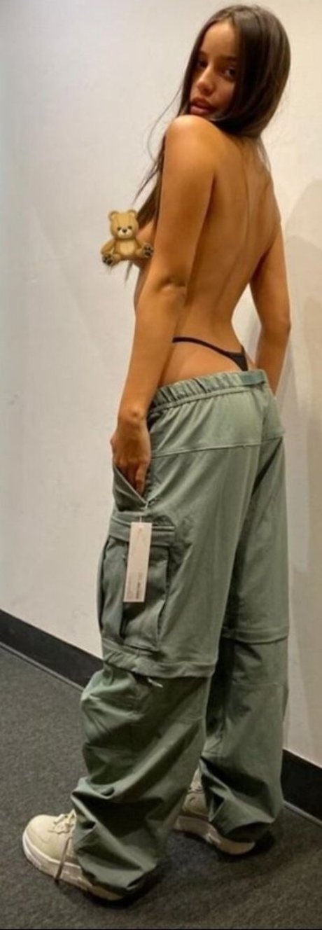 Emi Mermes ポルノスター エロティック 写真