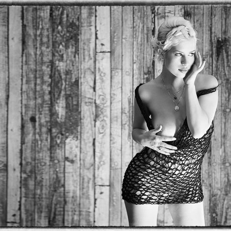 Uli Krown_ ポルノモデル 写真