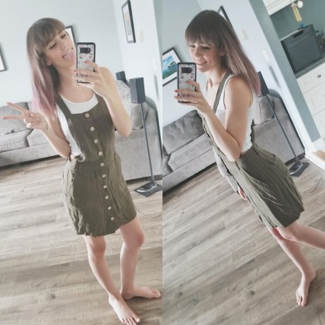 痩せたアジア人ティーン OnlyFans エロチック ギャラリー