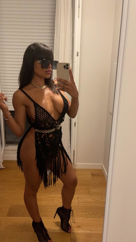 Ophelie Ferrand_ 美しいスター ギャラリー