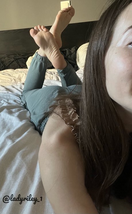 ladyriley かわいいモデル 写真