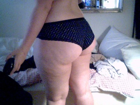 Otoni Ogni 裸のスター 写真